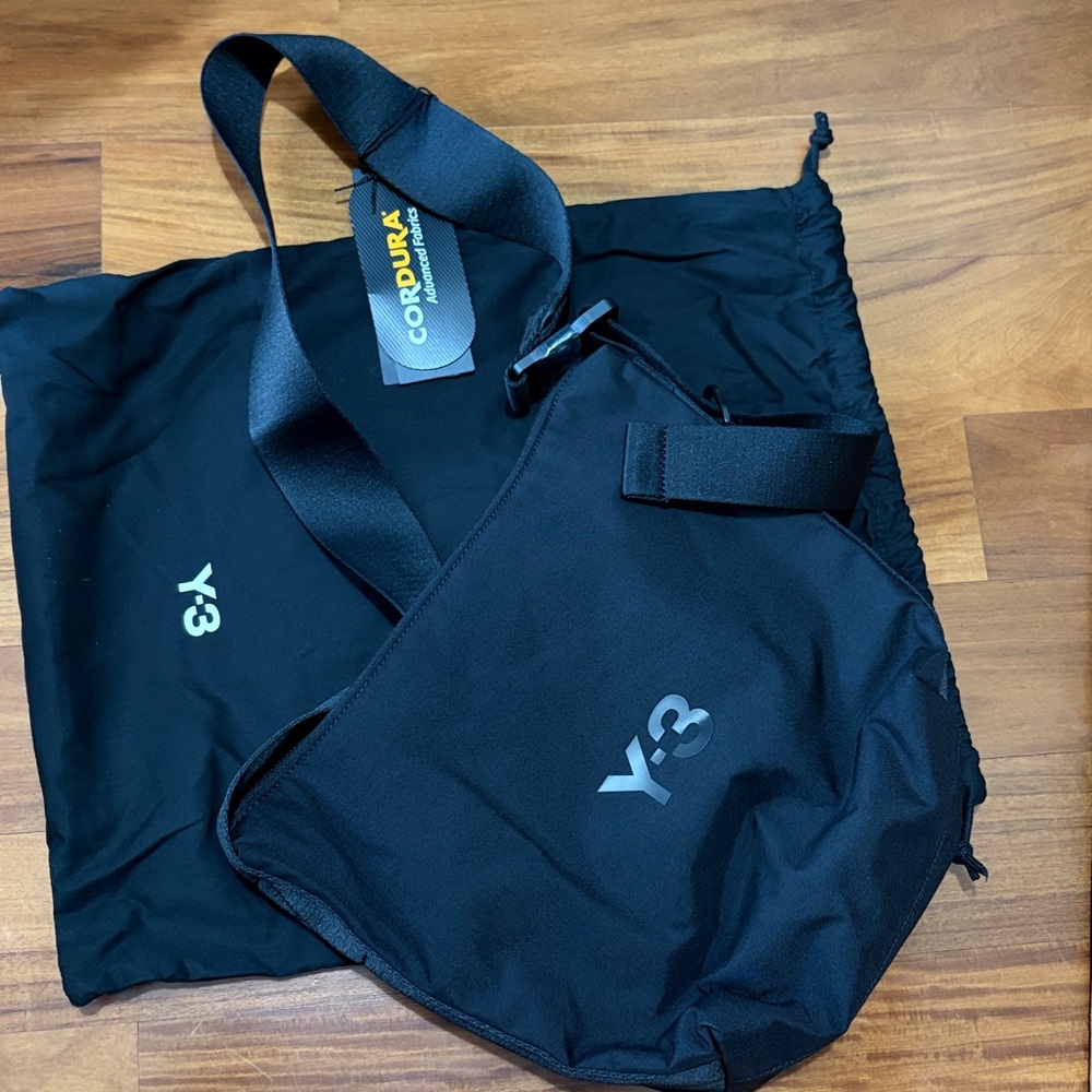 Y-3 SMALL CROSSBODY BAG BLACK Adidas Y-3 CROSSBODY BAG